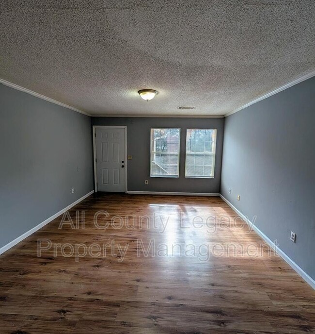 Photo - 4677 Lois Dr