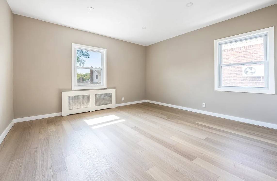 Photo - 208-12 53rd Ave