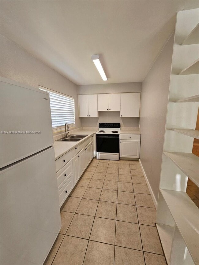 Photo - 1544 NW 6th Ave