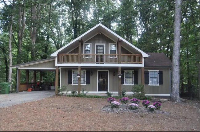Building Photo - Peaceful Living in the Heart of Monroe!