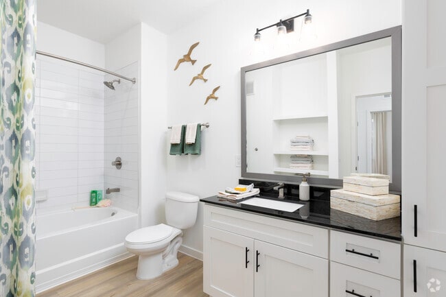 2BR, 2BA - 1,110SF - Bathroom