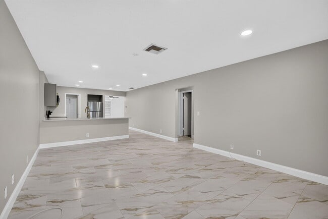 Photo - 4873 Arthur St