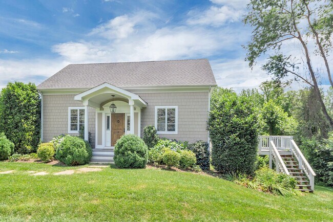 Building Photo - 2 Bedroom House with Attached Garage in Earlysville