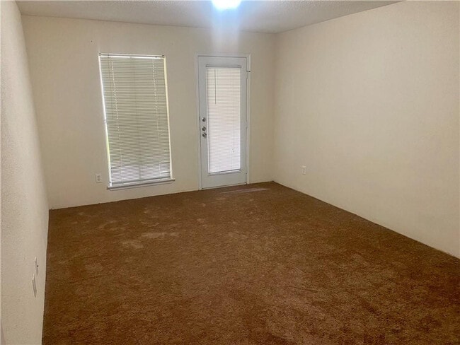 Photo - 777 Riverside Dr Unidad 1512
