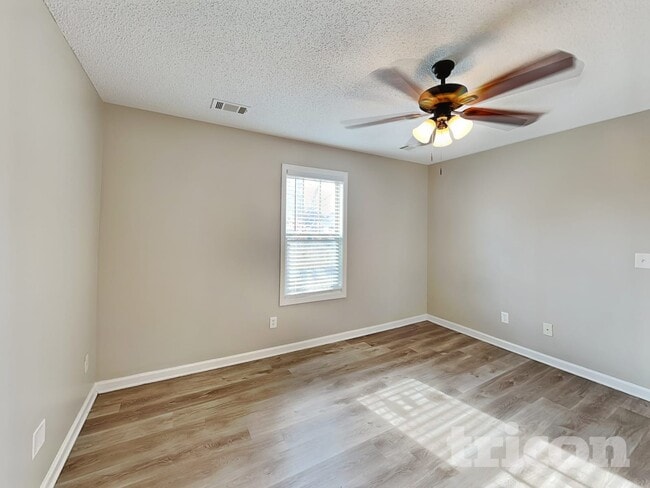 Photo - 106 White Creek Loop