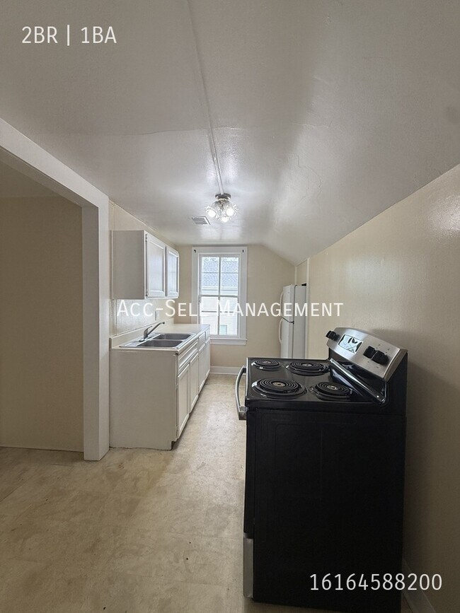 Photo - 847 Bridge St NW Unit 2