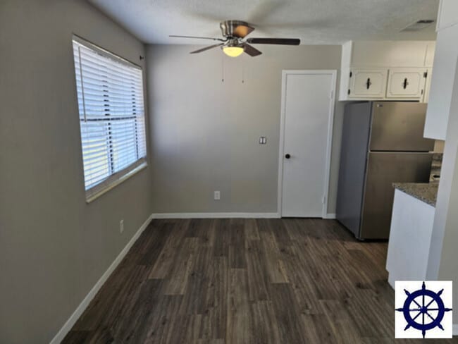Photo - 507 S Highline Dr