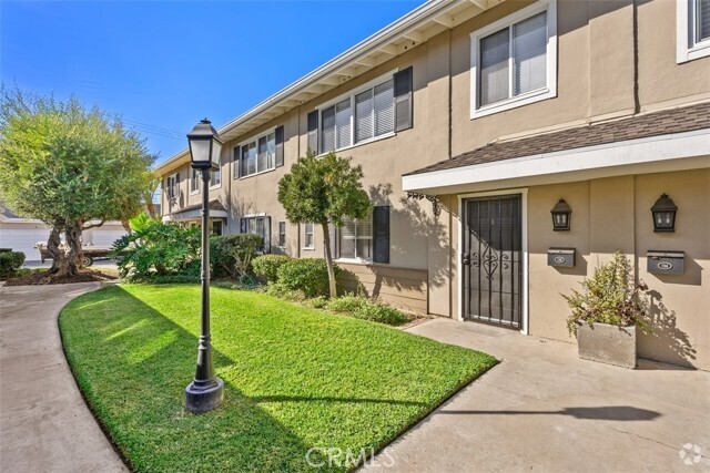 Building Photo - 1741 Tustin Ave Rental