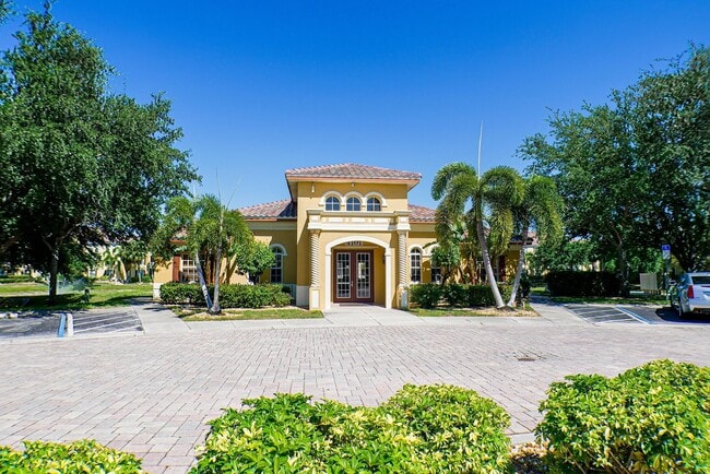 Building Photo - 4113 Residence Drive