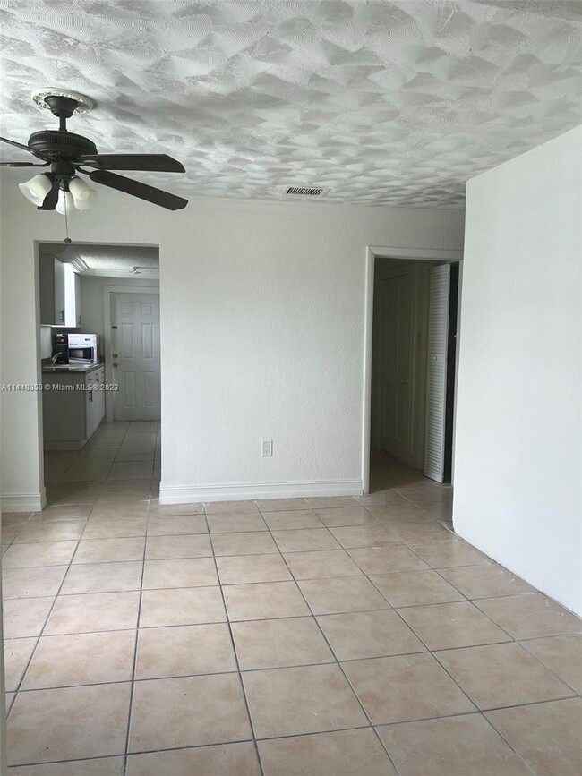 16125 NW 39th Ct 1  