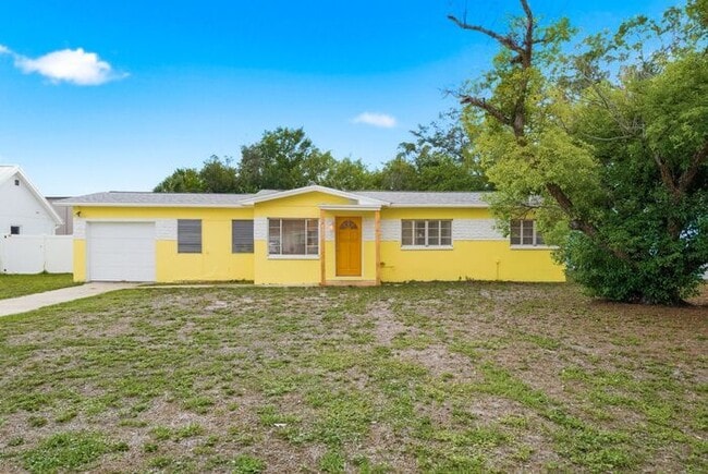 Building Photo - Remodeled 3/1 Home
