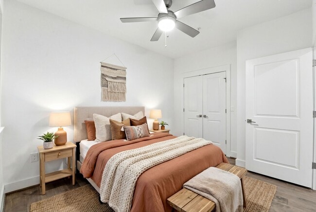 Photo - 4819 Caroline St Unit 109