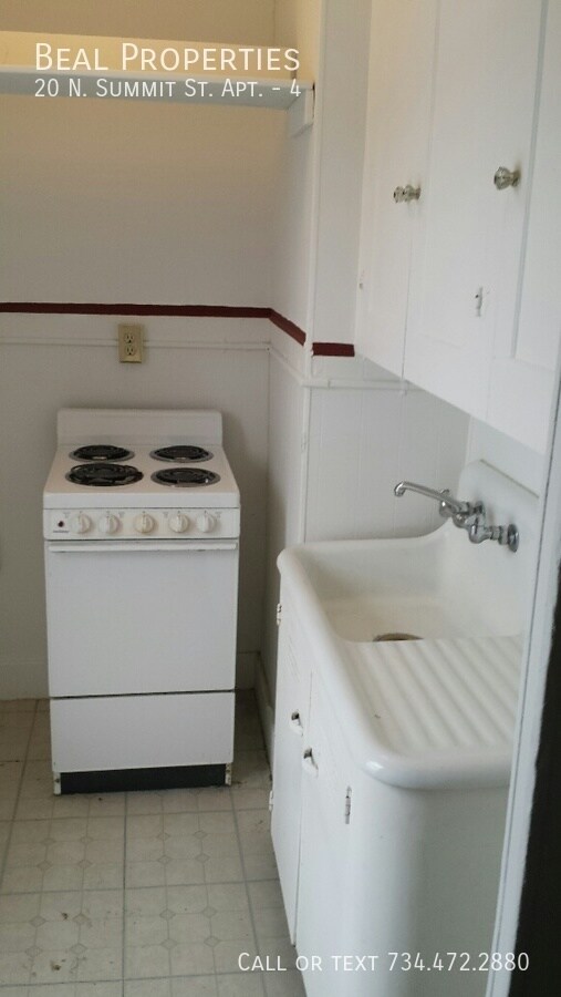 Photo - 20 N Summit St Unit 4