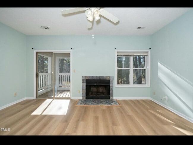 Photo - Room in Condo on Winterpointe Ln