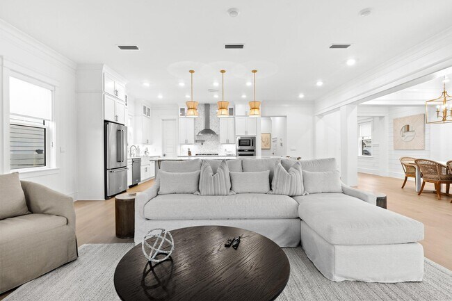 Photo - 105 Seaboard Ln