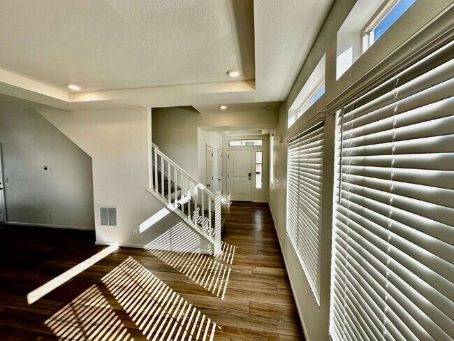 Photo - "Charming and spacious 3-Bed Sanctuary with 2.5 Baths the Reunion Community in Commerce City!"