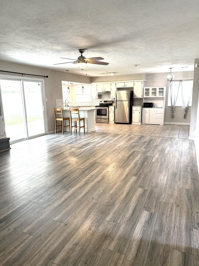 Photo - 7818 NW Welco Ave