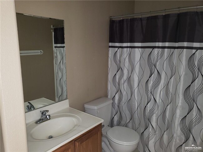 Photo - 8 Thunderbird Ave