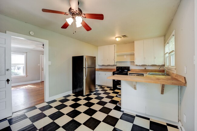 Photo - Freshly Updated 3 Bedroom House