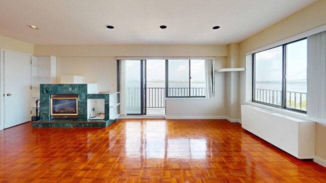 Photo - 31 Hylan Blvd