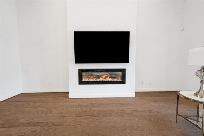 Building Photo - 20710 Via Giulia Ct