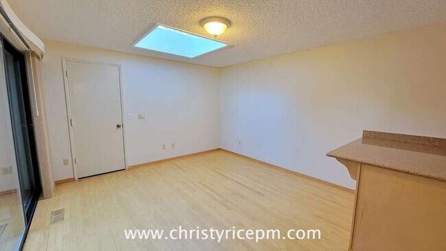 Photo - 137 143rd Pl NE