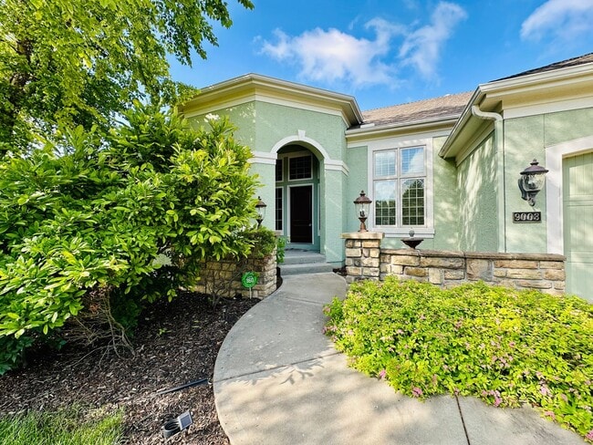 Building Photo - {9003} Wilshire Farms Reverse 1.5 Story Ho... Rental