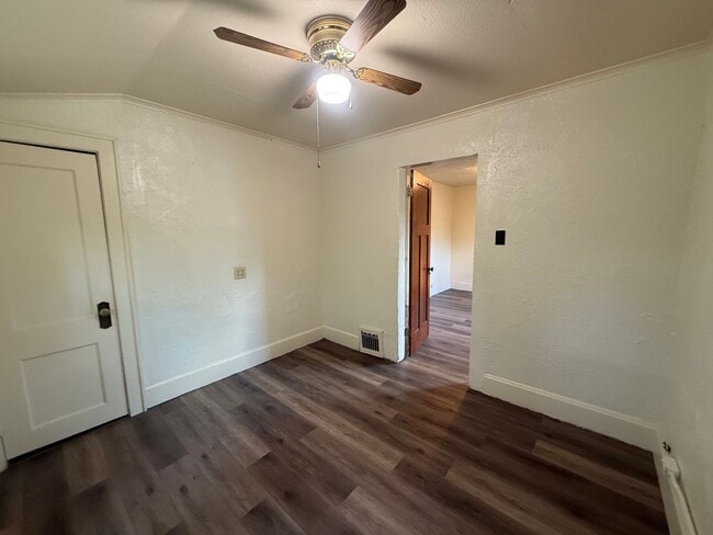 Photo - 1205 S Webster Ave Unit 1205 Webster Upper
