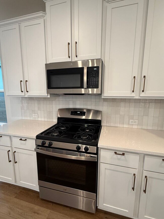 Photo - 6414 Cowman Wy