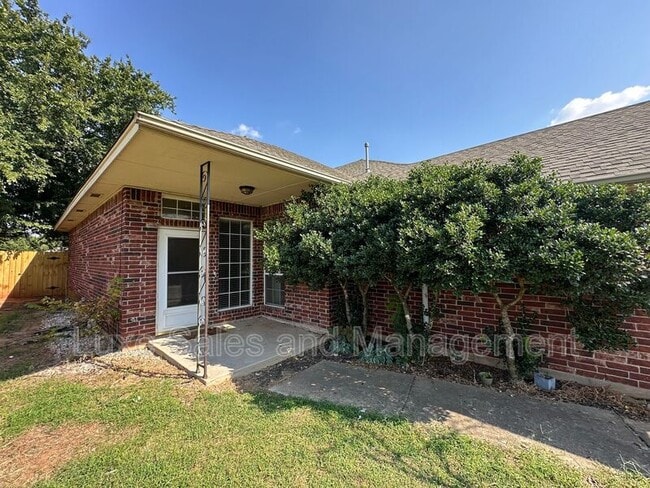 Photo - 706 Rockridge Cir