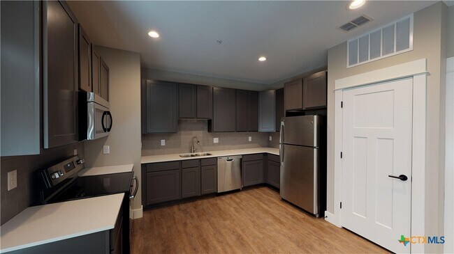 311 Craddock Ave Unit 102