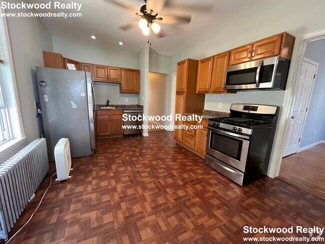 Building Photo - 27 Howell St Unit 3 Rental