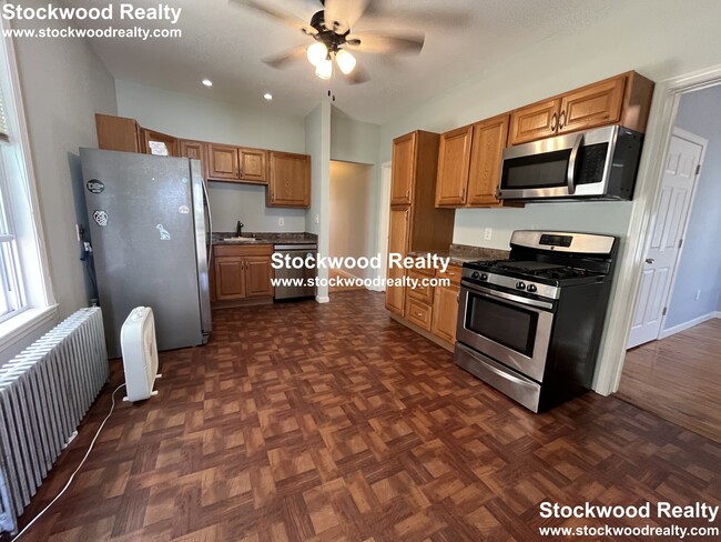 Photo - 27 Howell St Apartments Unit 3