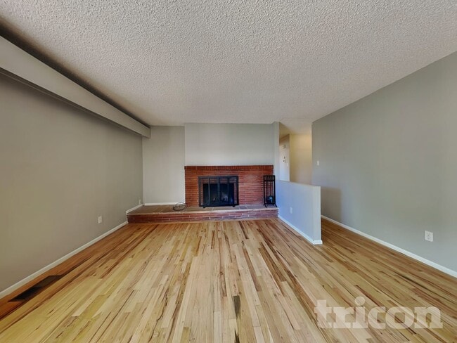 Photo - 1400 Ebbetts Dr