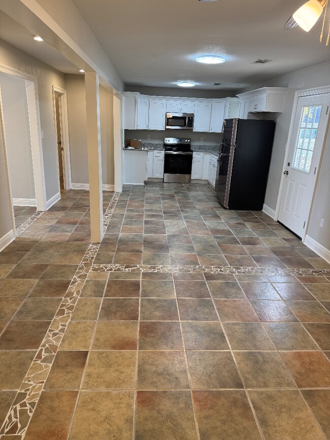 Photo - 6655 Hwy 11 N