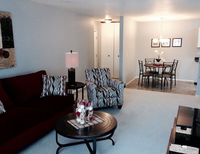 Silver Lake Apartments