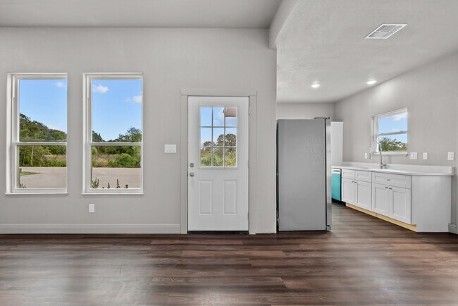 Photo - 811 Tolar Hwy