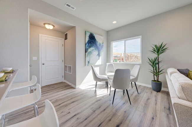 Photo - 7845 Tuttle Vw