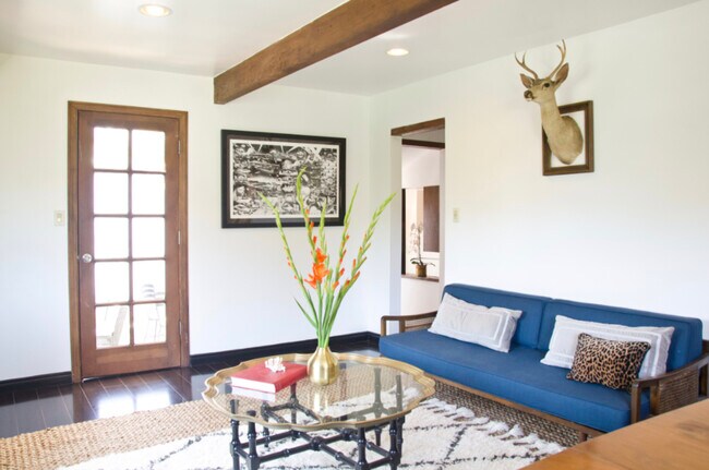 Photo - 2138 N Cahuenga Blvd