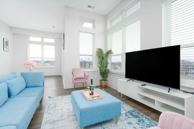 Photo - 965 E 64th St Unidad ID1228583P