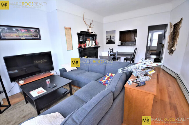Photo - 585 Beacon St Apartments