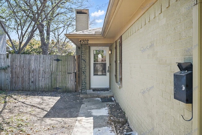 Photo - 4302 Segura Ct N