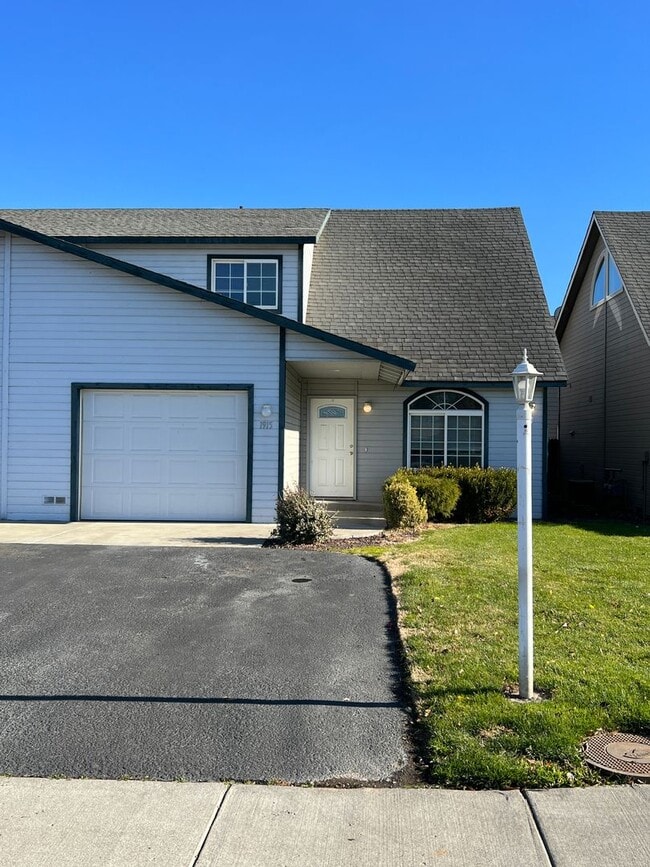 Building Photo - 1915 Cornell Ave