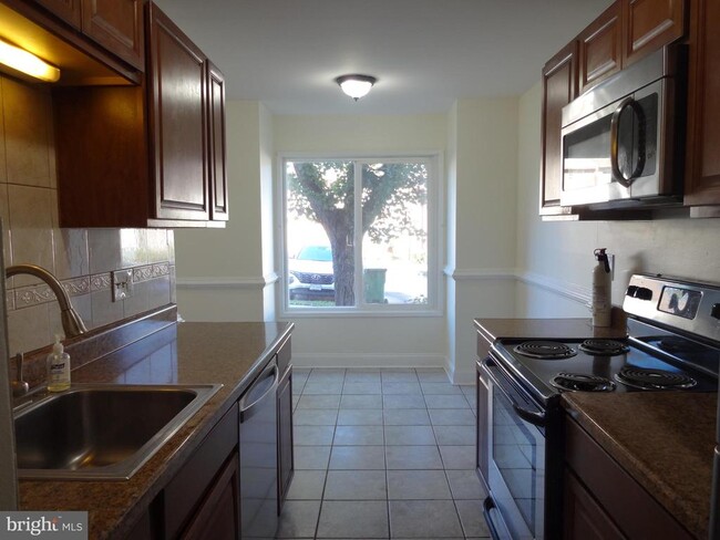 Photo - 2829 Cambridge Dr