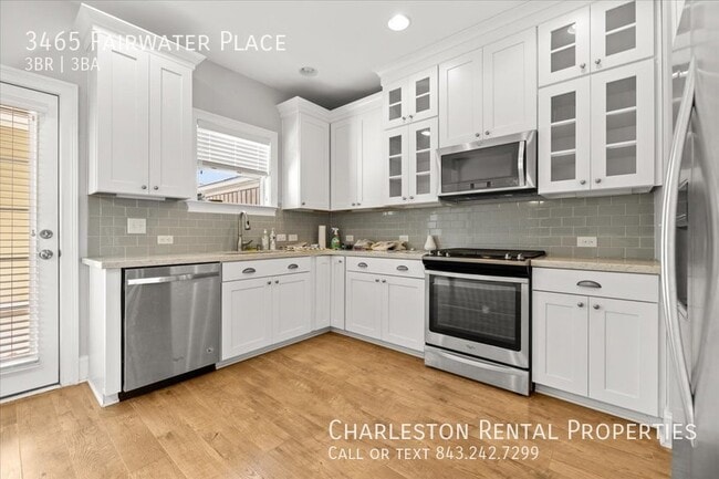 Photo - 3465 Fairwater Pl