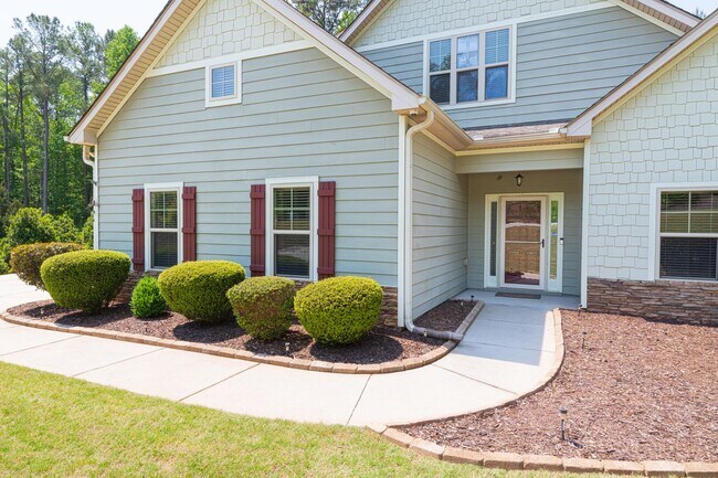 Photo - Private 4BR Home on Acreage with Pool and Hot Tub Near Downtown Senoia