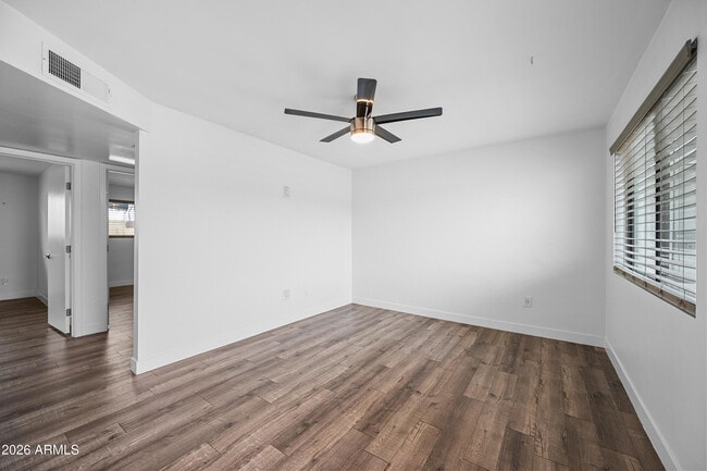 Photo - 3131 E Fairmount Ave Unit # 3135