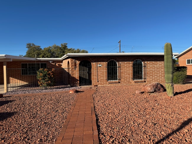 Building Photo - 6965 E Calle Denebola