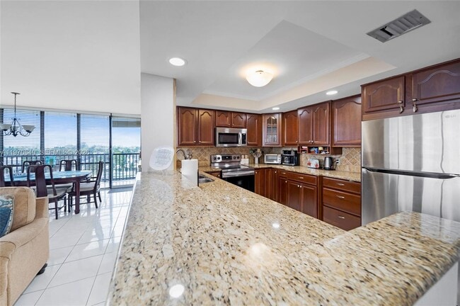 Photo - 2017 S Ocean Dr Unidad 610