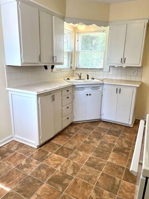 Kitchen - 1537 N Kentwood Ave